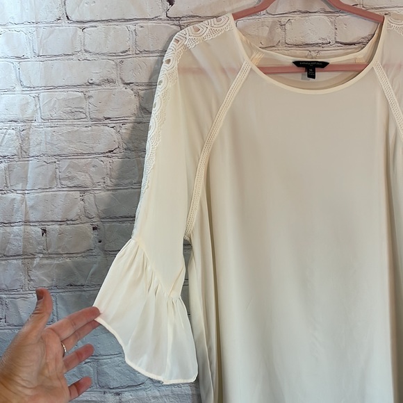 Banana Republic cream bell sleeve gorgeous blouse with amazing lace design XL - Picture 3 of 9